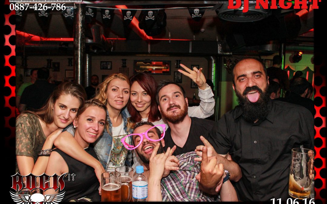 Подаръци за гости Магнитни снимки бар Rock It – 11.06.16