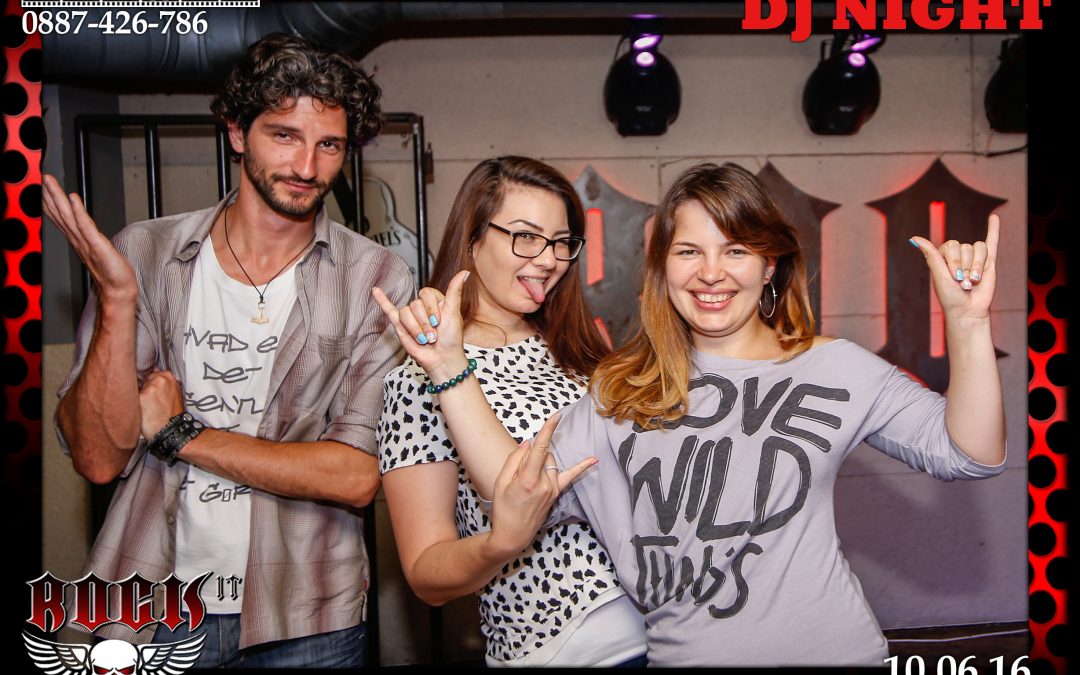 Подаръци за гости Магнитни снимки бар Rock It – 10.06.16