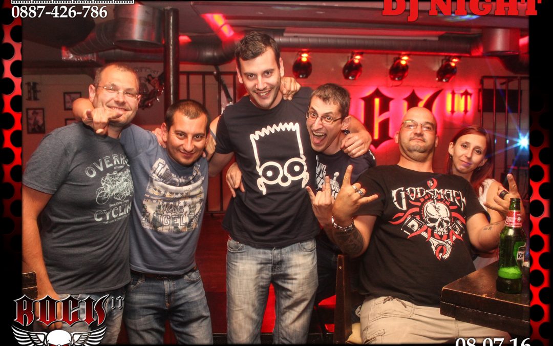 Подаръци за гости Магнитни снимки бар Rock It – 08.07.16